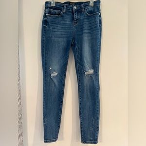 Judy Blue - Skinny fit, Distressed, Medium wash, Size 9